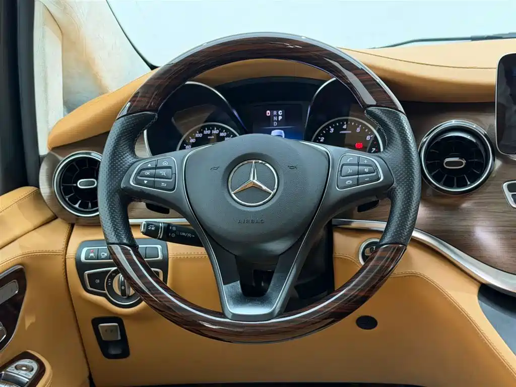Mercedes-Benz V-Class 2020 V 260 L Long Wheelbase Luxury Edition купить на сайте DeffCars