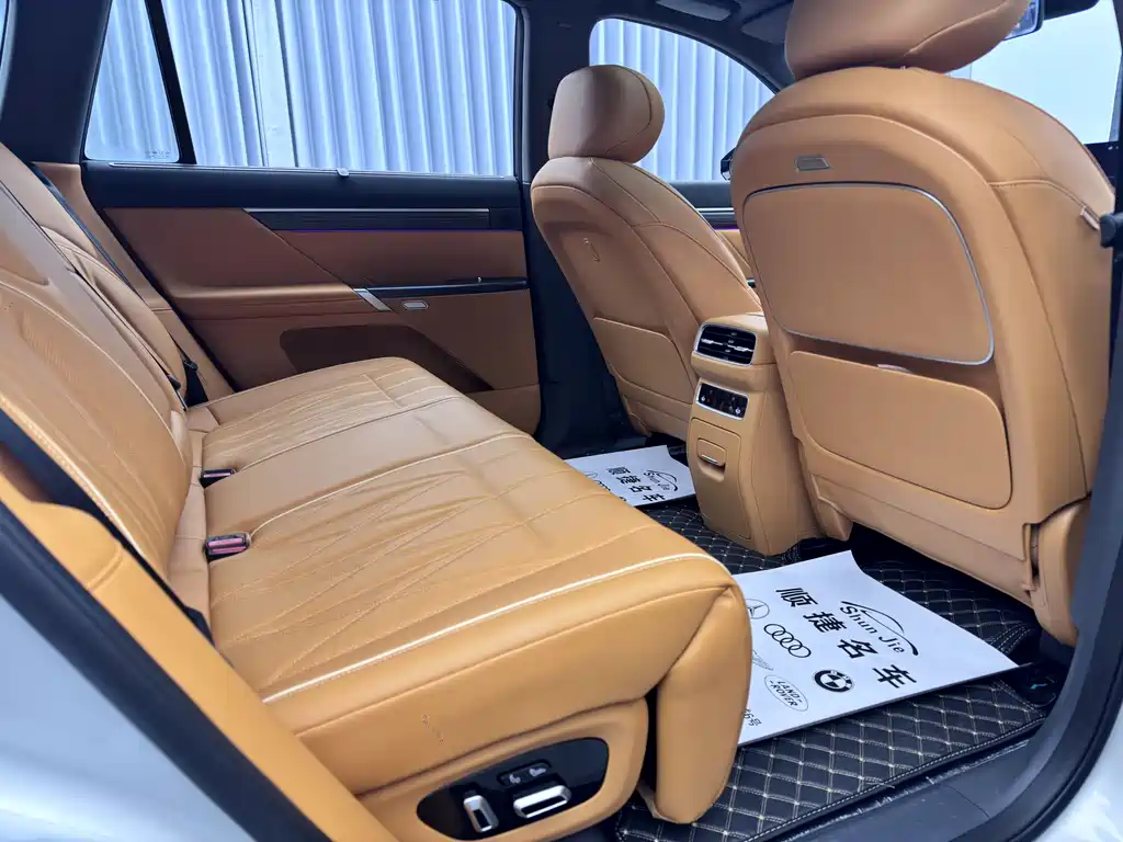 eπ008 2025 model 210Ultra extended range version 5 seats купить на сайте DeffCars