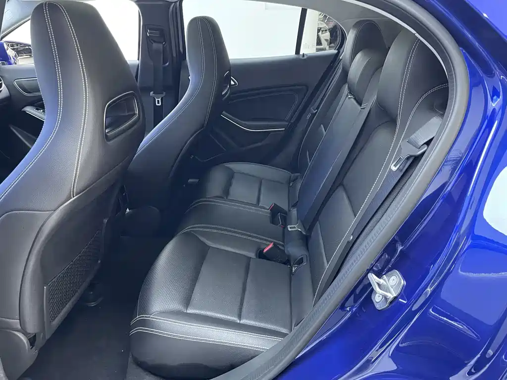 Mercedes-Benz GLA 2018 GLA 200 Fashion Model купить на сайте DeffCars