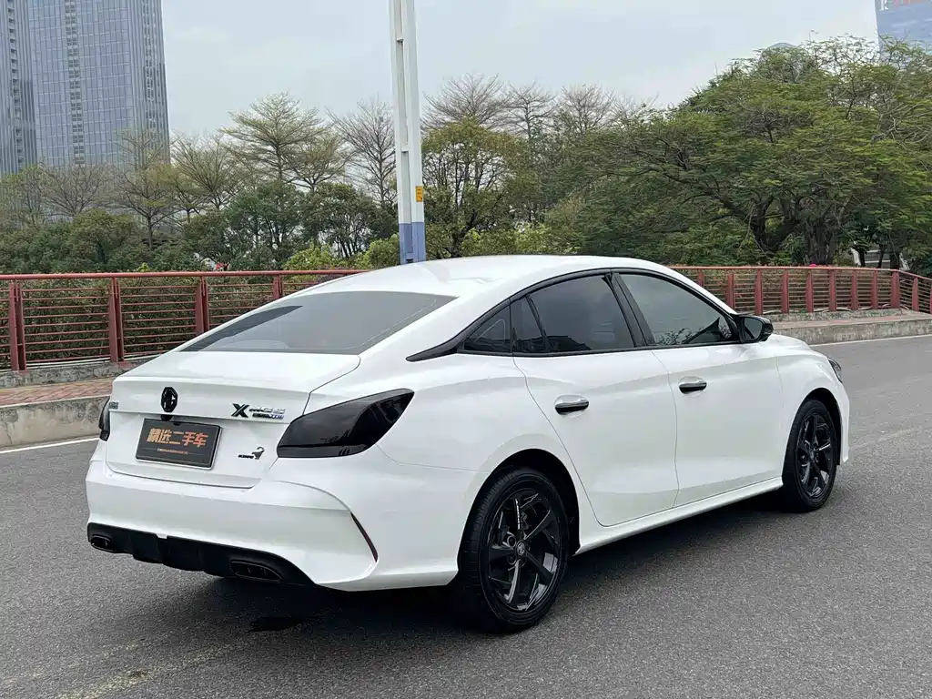 MG5 2021 facelift 300TGI DCT Green Luxury Flagship Edition купить на сайте DeffCars