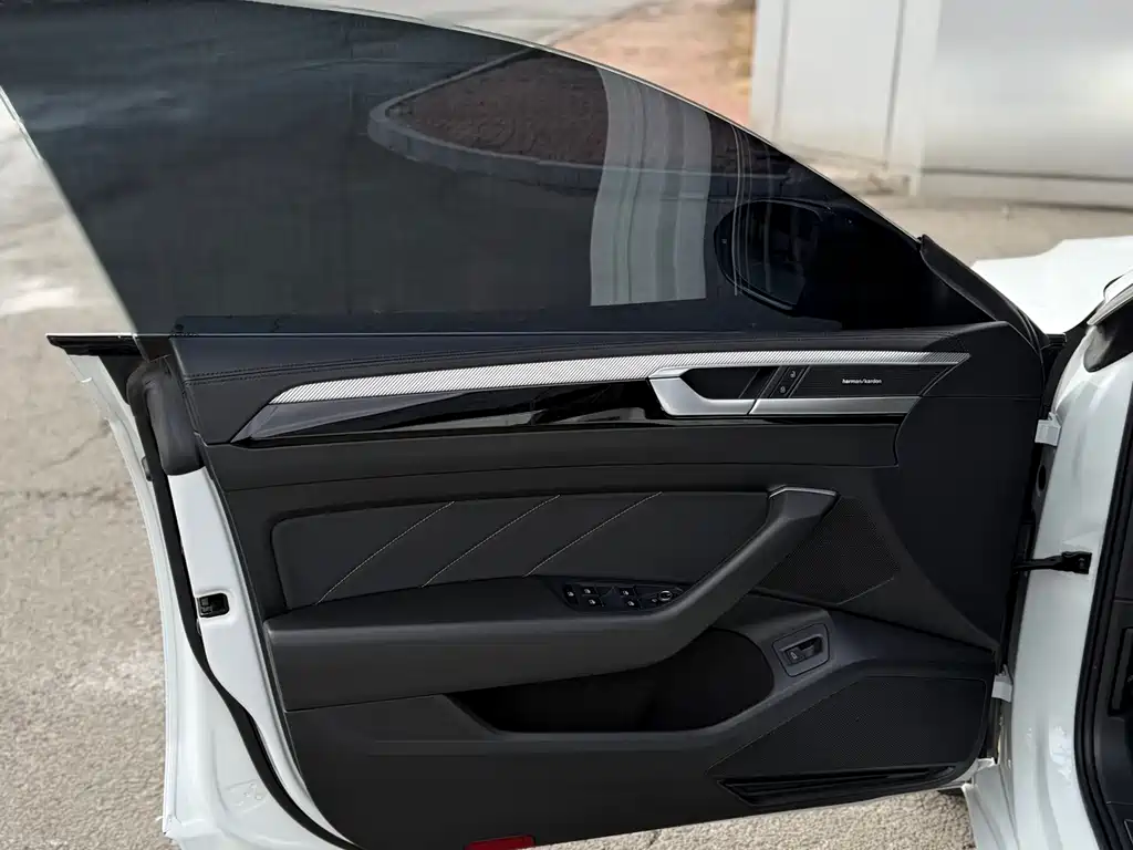 FAW-Volkswagen CC 2023 380TSI eye-catching version купить на сайте DeffCars