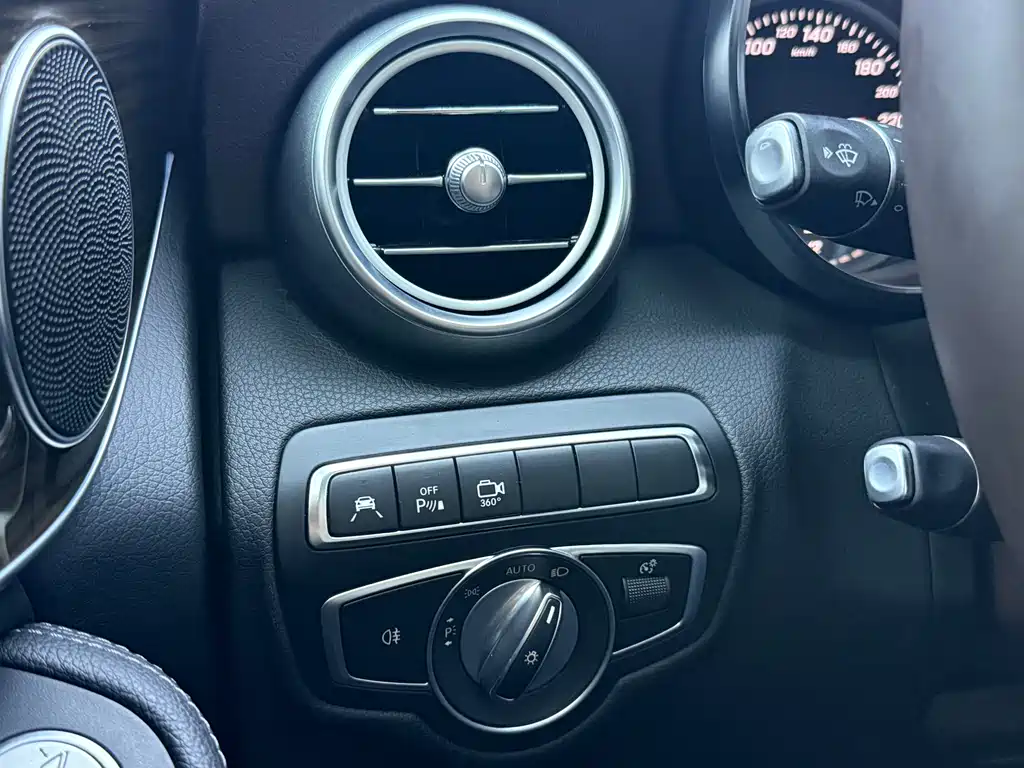 Mercedes-Benz GLC 2018 facelift GLC 260 4MATIC luxury model купить на сайте DeffCars