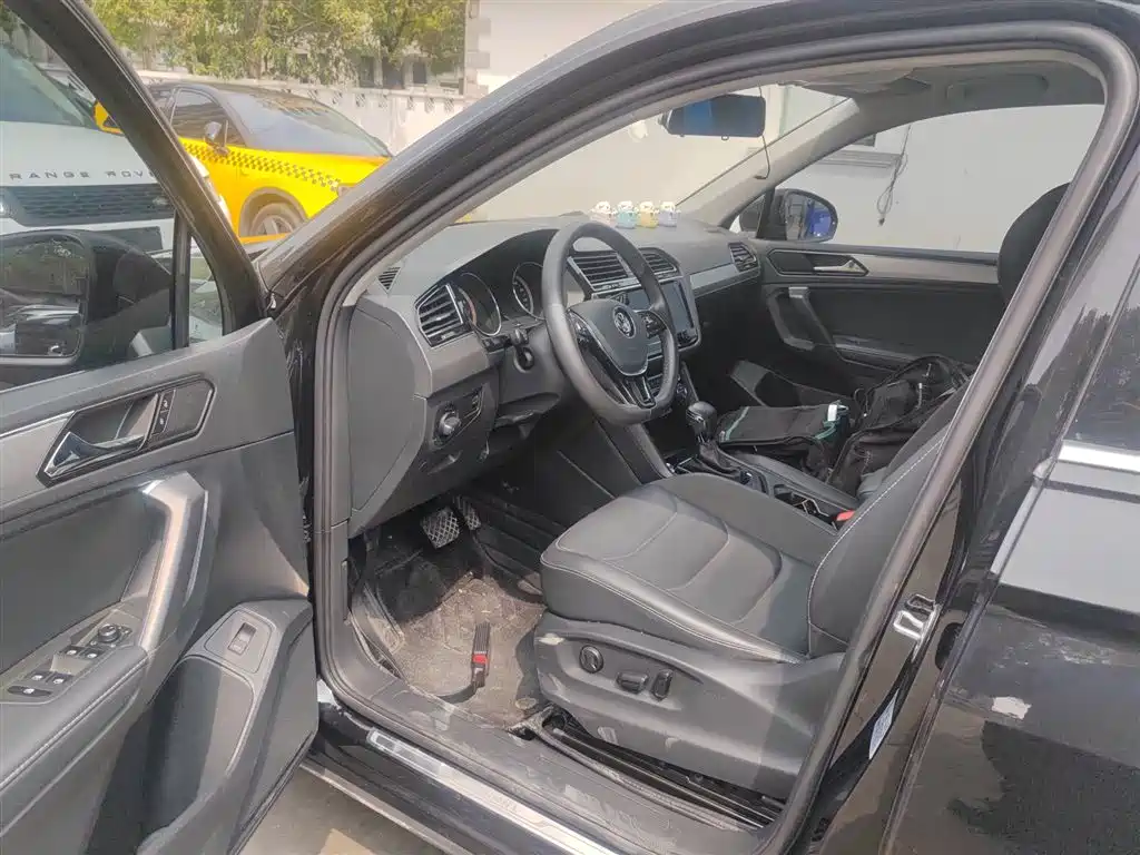 Tiguan L 2020 330TSI automatic two-wheel drive smart luxury version National VI купить на сайте DeffCars