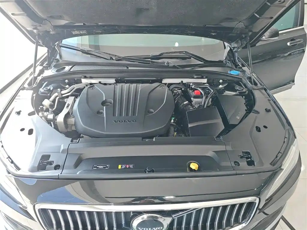 Volvo S90 2021 B5 Zhiyuan Luxury Edition купить на сайте DeffCars