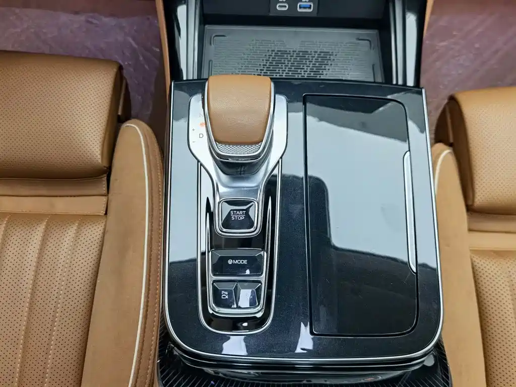 Hongqi H9 2024 2.0T Qixiang Private Fashion Edition купить на сайте DeffCars