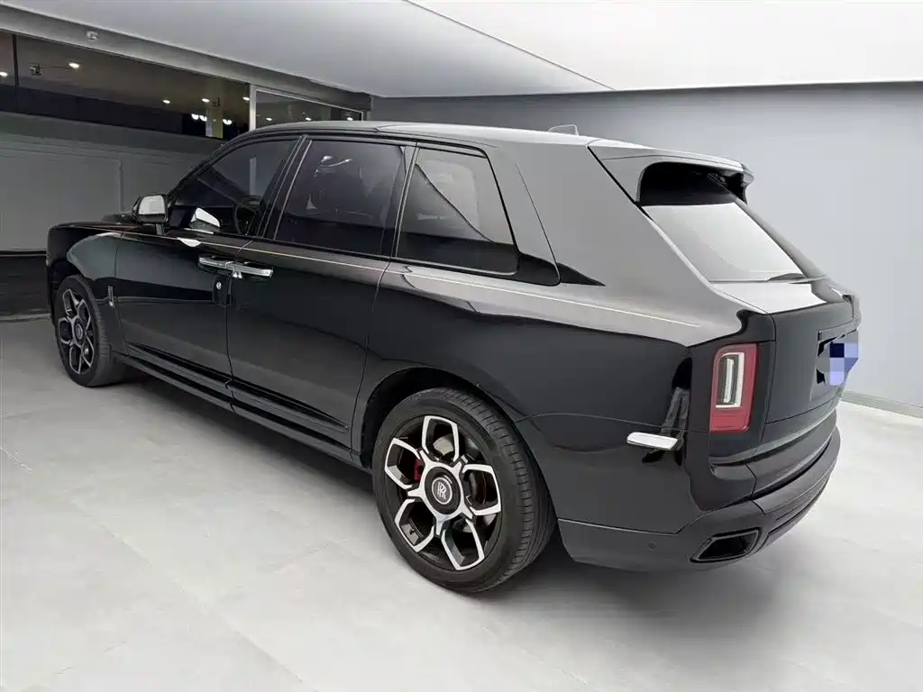Cullinan 2020 Black Badge купить на сайте DeffCars