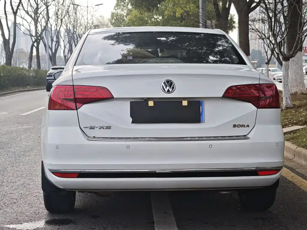Bora 2018 1.5L automatic comfort model купить на сайте DeffCars