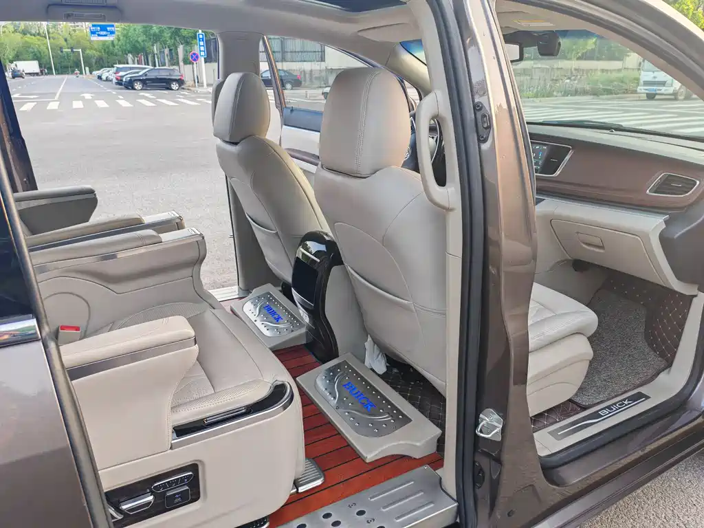Buick GL8 2017 25S Premium Type National V купить на сайте DeffCars