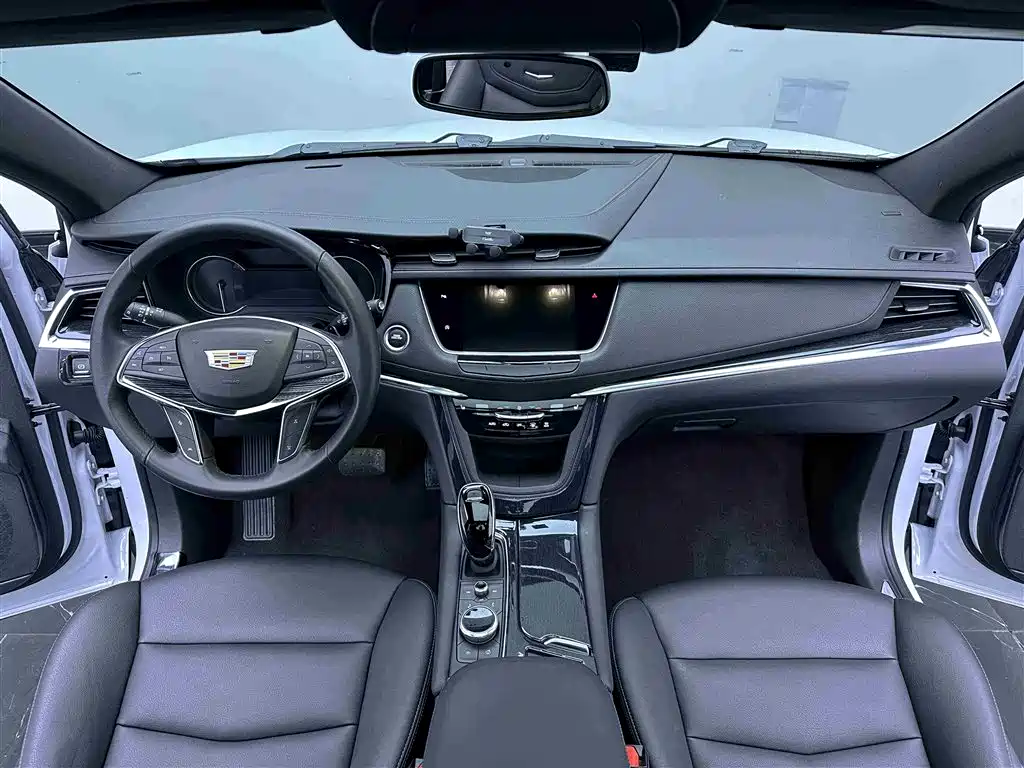 Cadillac XT5 2022 2.0T two-wheel drive luxury model купить на сайте DeffCars