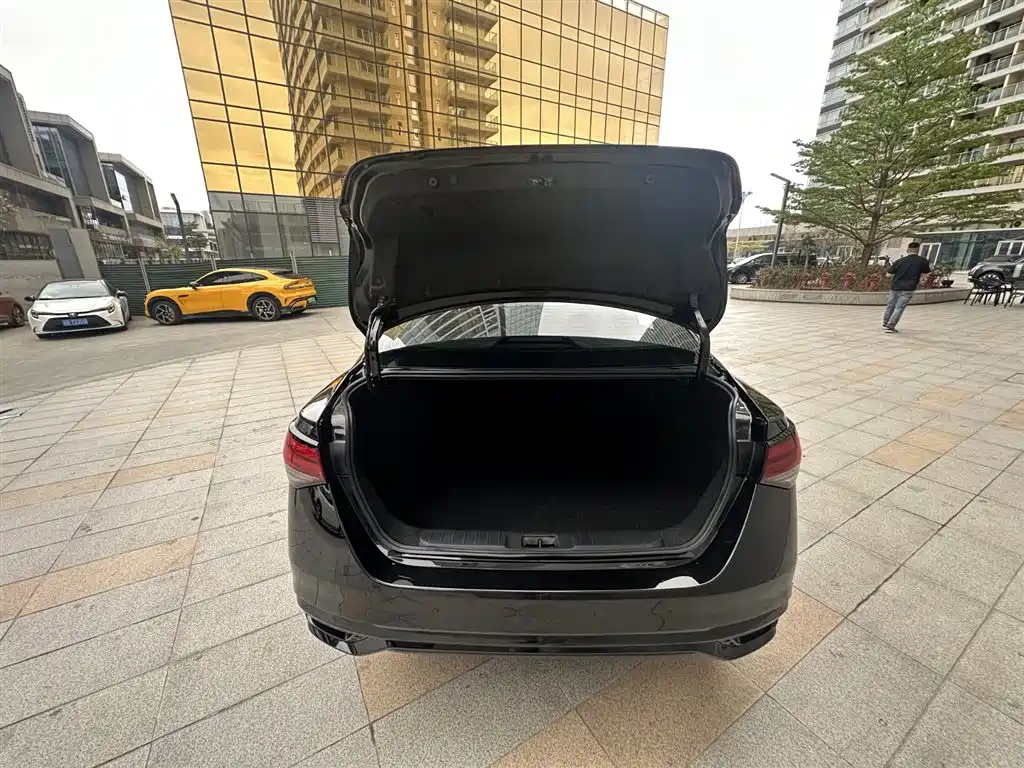 Sylphy 2023 1.6L CVT Black Gold Edition купить на сайте DeffCars