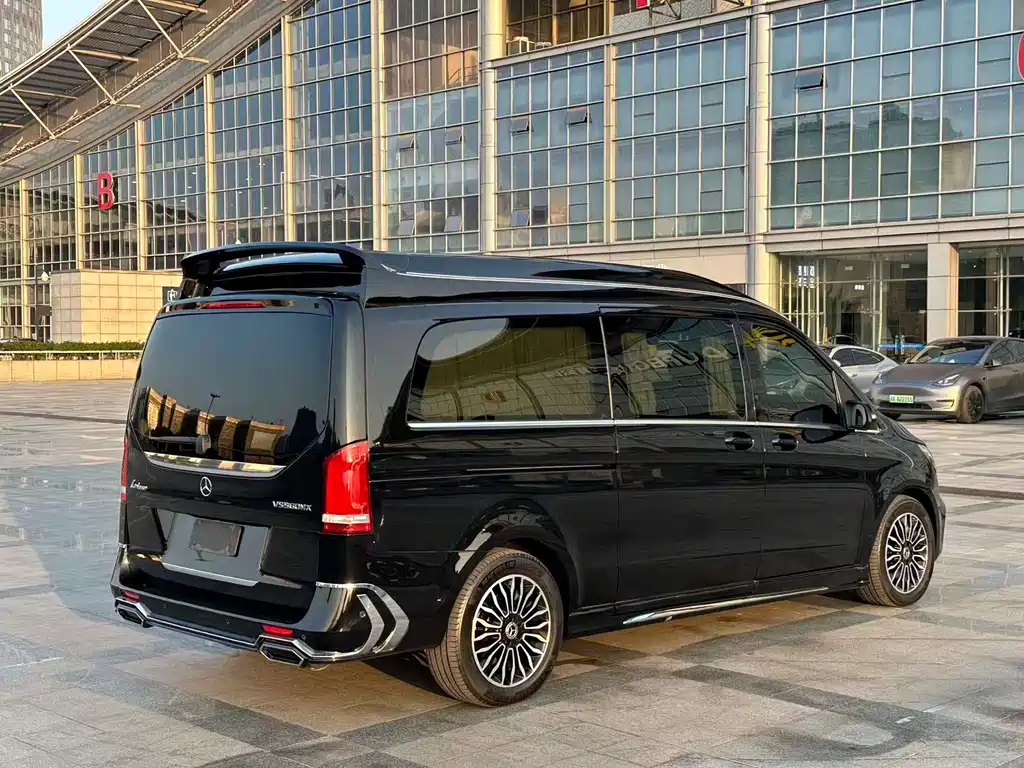 Mercedes-Benz V-Class 2022 V 260 L Long Wheelbase Premium Edition купить на сайте DeffCars