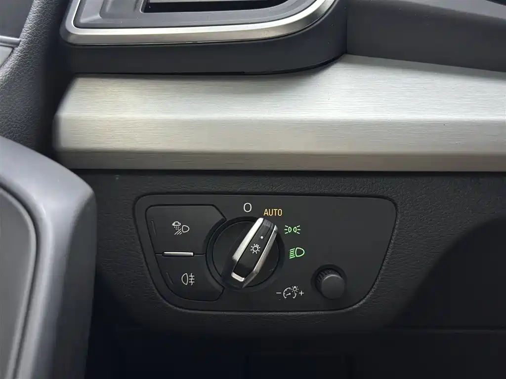 Audi Q5L 2018 40 TFSI enjoys fashionable style, National V купить на сайте DeffCars