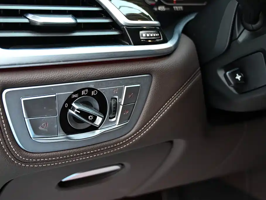 BMW 7 Series 2021 730Li Luxury Package купить на сайте DeffCars