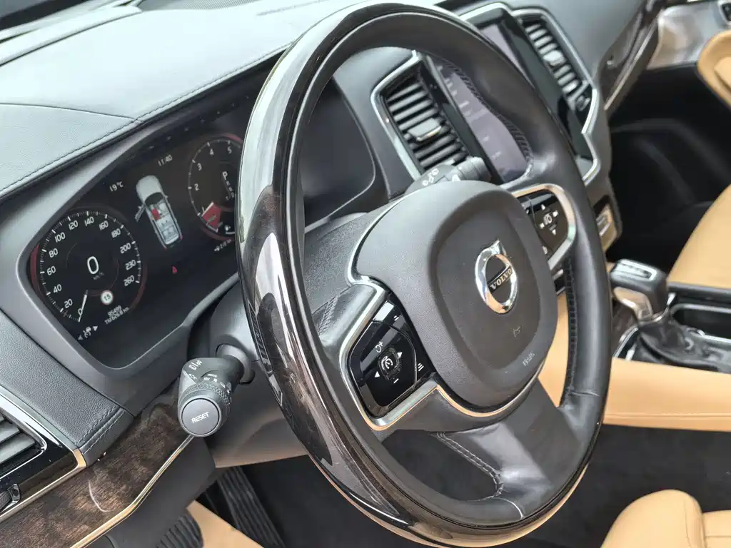 Volvo XC90 2015 T6 Zhizun Edition 7 seats купить на сайте DeffCars