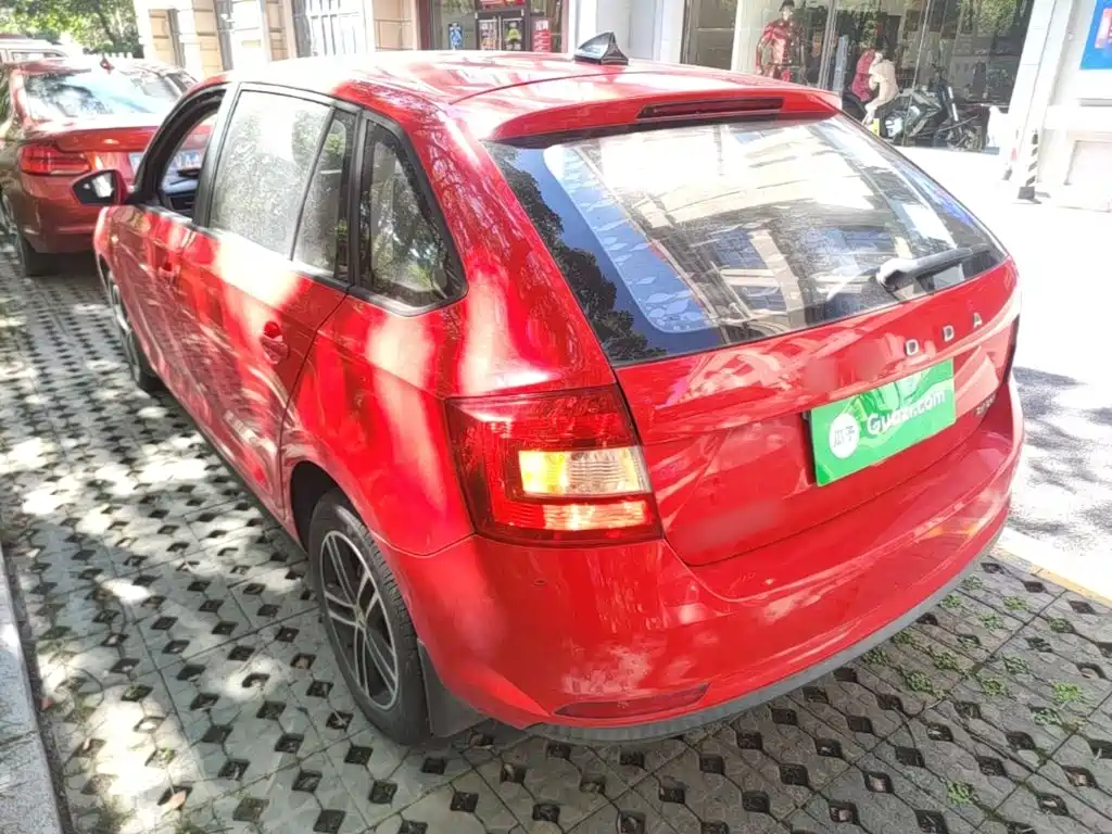 Xindong (Rapid Spaceback) 2016 model change 1.6L automatic forward version купить на сайте DeffCars
