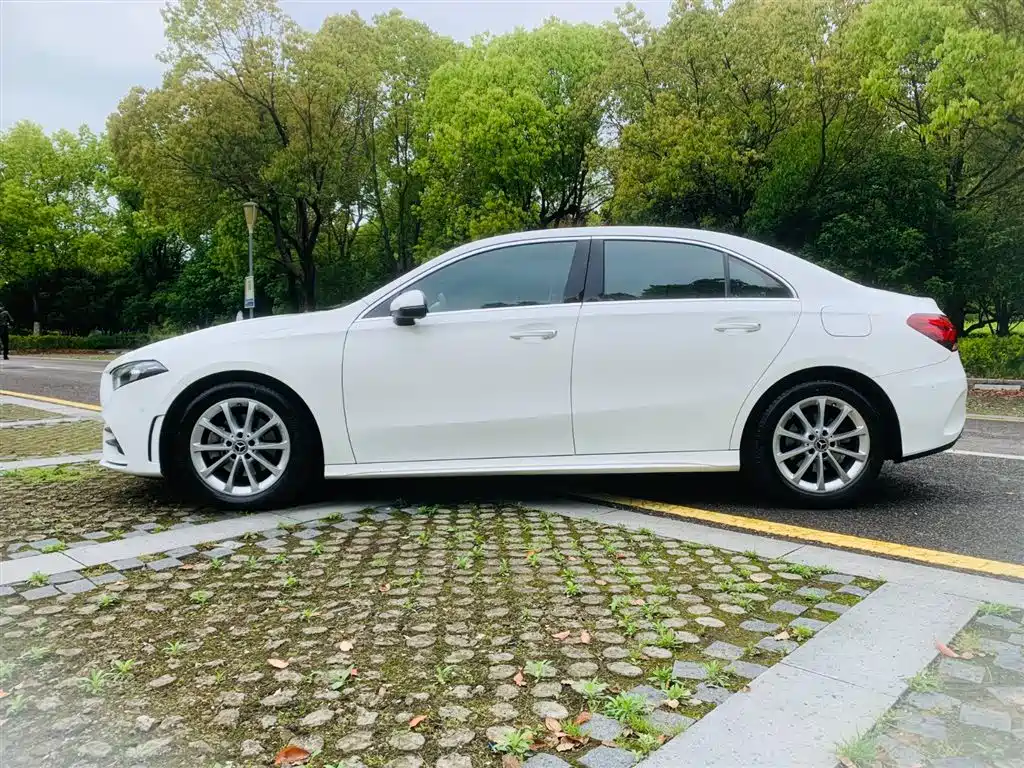 Mercedes-Benz A-Class 2020 A 200 L Sports Sedan купить на сайте DeffCars