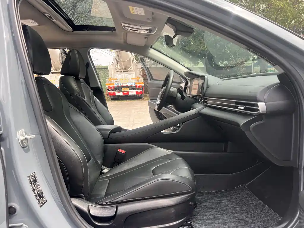 Elantra 2021 1.5L CVT LUX Premium Edition купить на сайте DeffCars