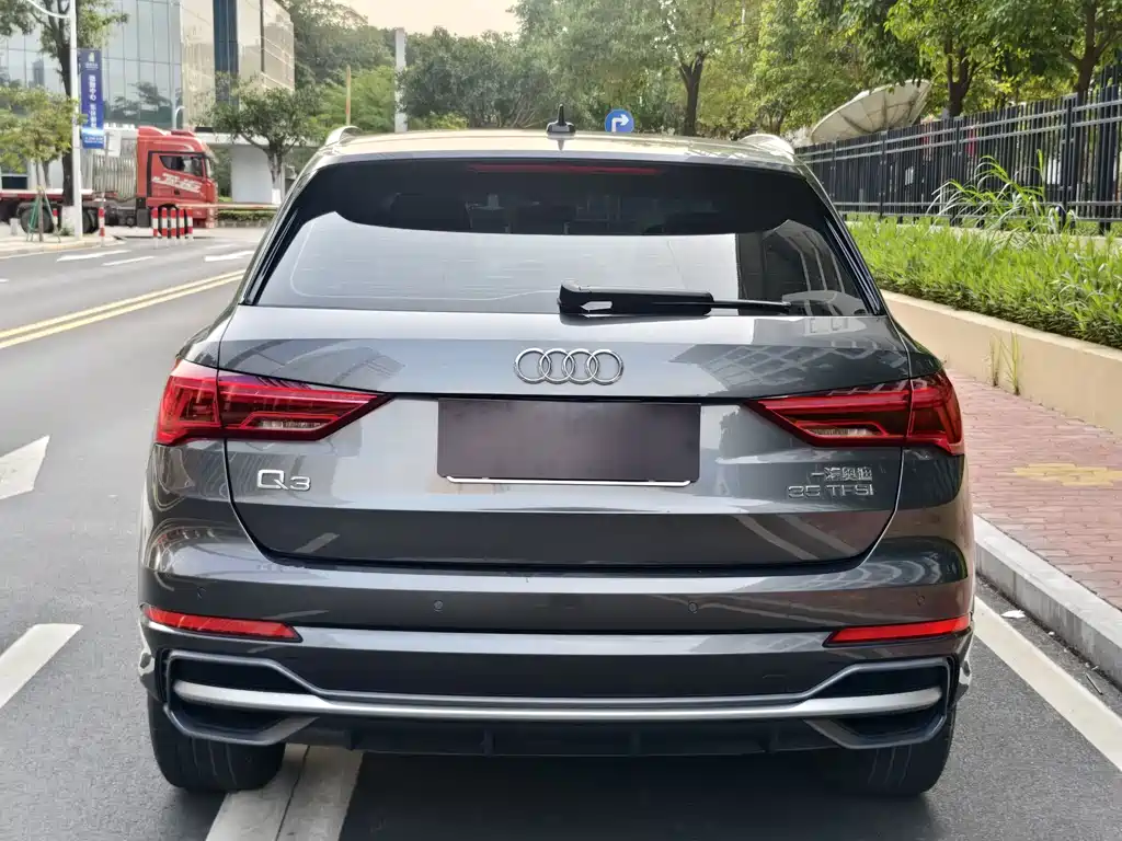 Audi Q3 2021 35 TFSI aggressive and dynamic купить на сайте DeffCars