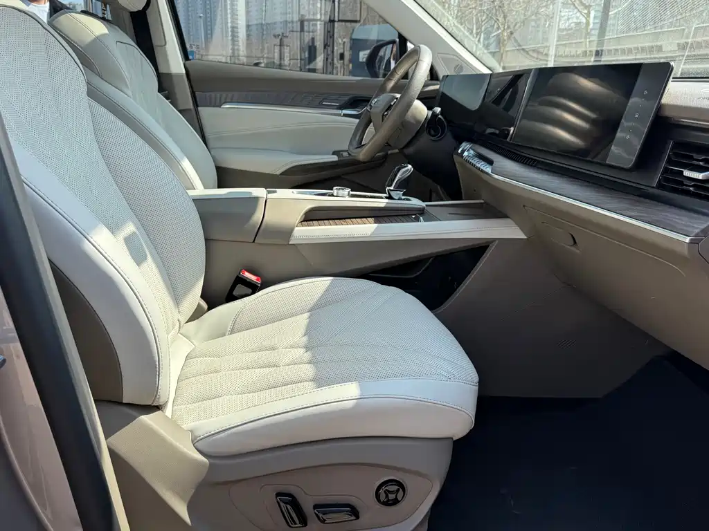 Roewe RX9 2023 2.0T four-wheel drive version купить на сайте DeffCars