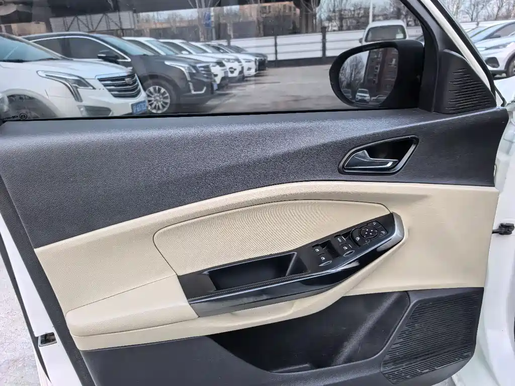 Escort 2017 facelift 1.5L automatic comfort model купить на сайте DeffCars