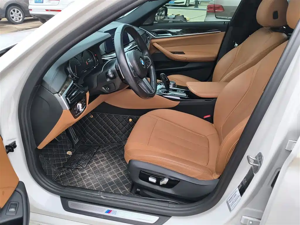 BMW 5 Series 2018 530Li Exclusive M Sports Package купить на сайте DeffCars