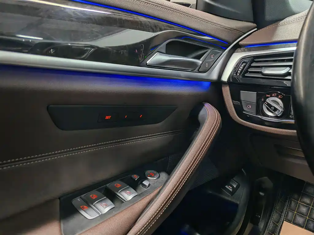 BMW 5 Series 2022 525Li M Sports Package купить на сайте DeffCars