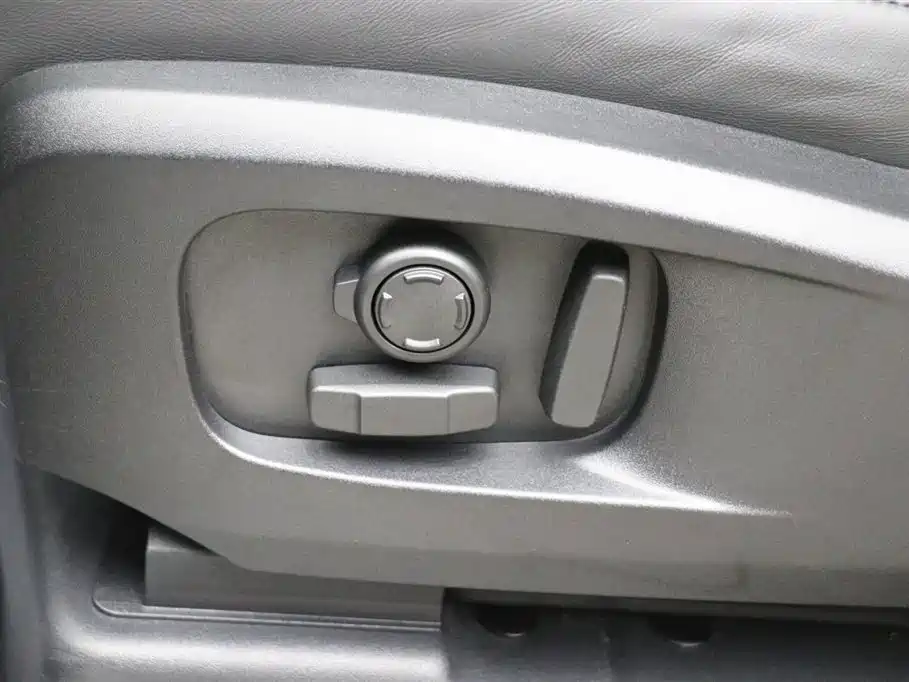 Land Rover Defender 2024 110 3.0T P400 X-DYNAMIC HSE купить на сайте DeffCars