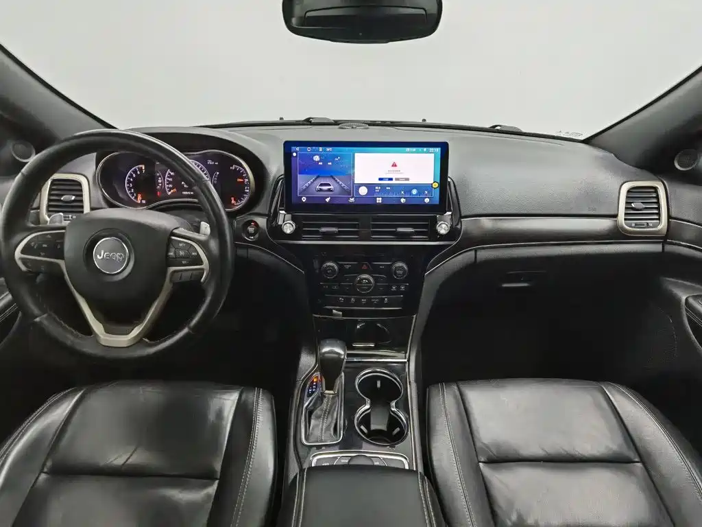 Imported Grand Cherokee 2016 3.0L Comfort Navigation Edition купить на сайте DeffCars