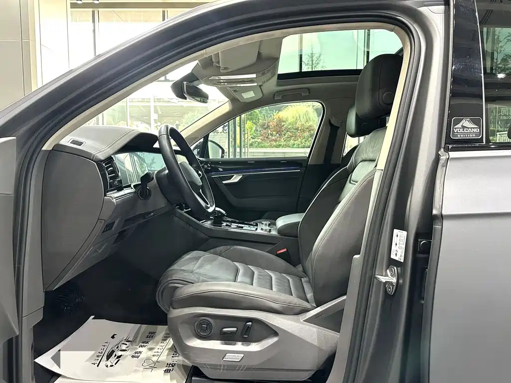 Touareg 2023 3.0TSI Ruixiang volcanic rock coating sports version купить на сайте DeffCars