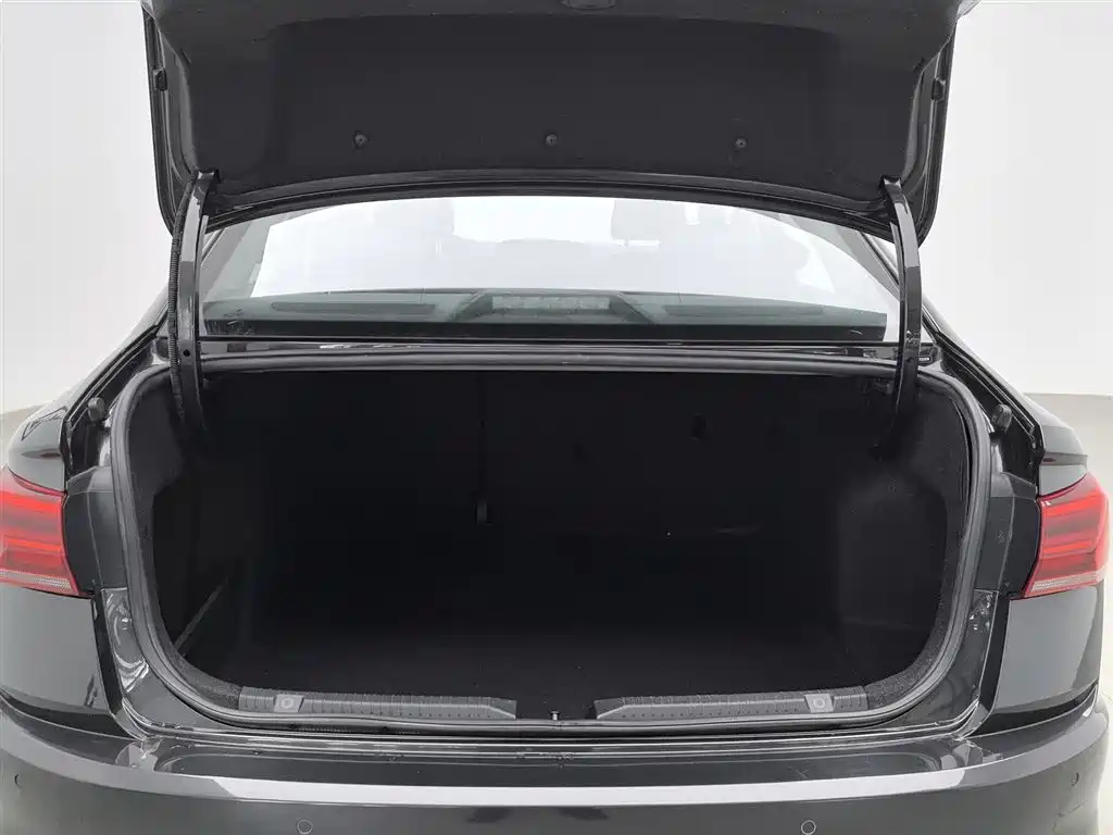 Bora 2021 1.5L manual fashion smart connected version купить на сайте DeffCars