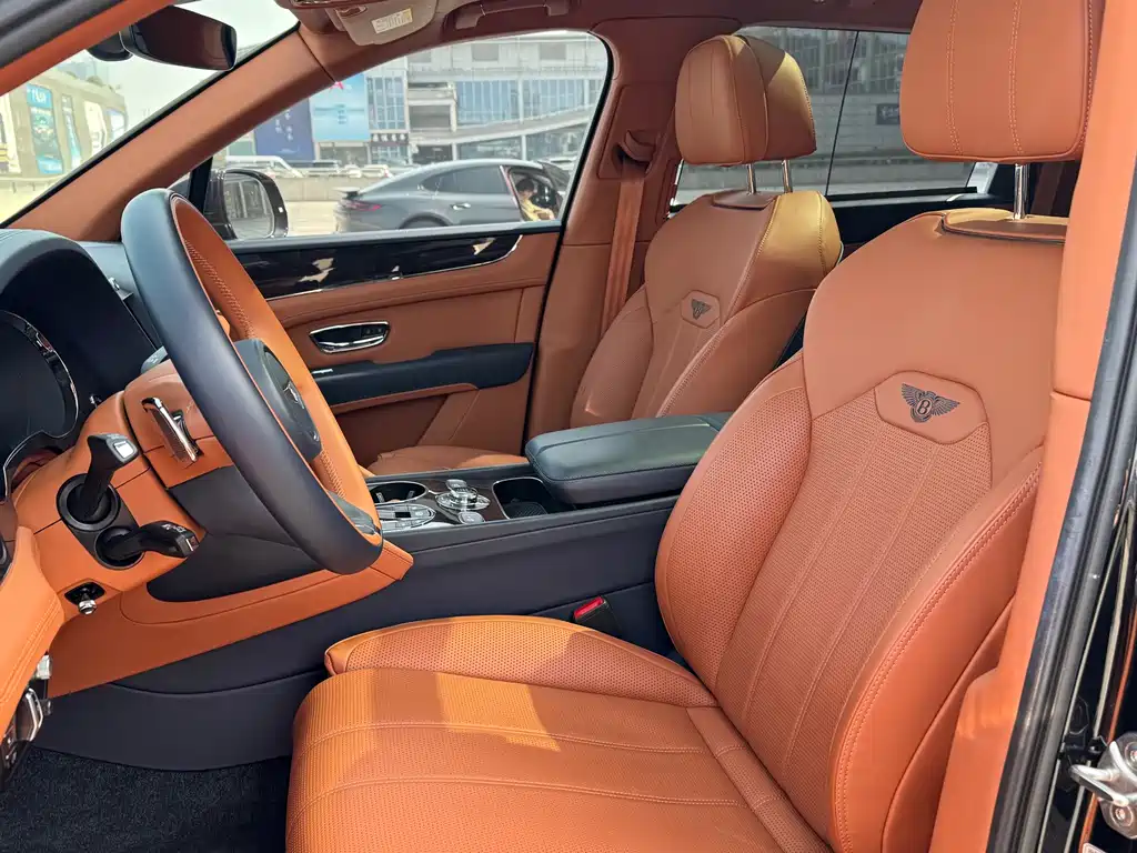 Bentayga 2022 4.0T V8 купить на сайте DeffCars