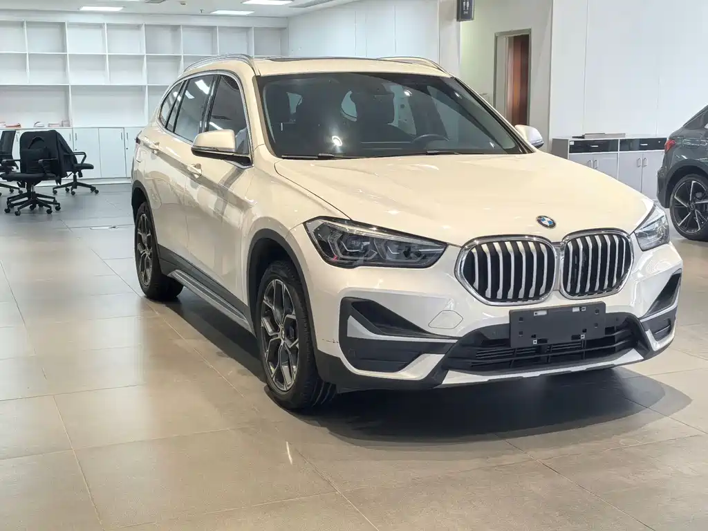 BMW X1 2022 sDrive20Li Exclusive Model купить на сайте DeffCars