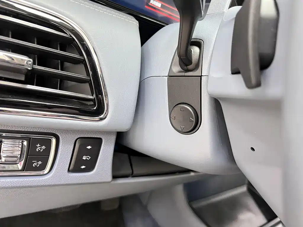 Navigator 2022 3.5T Long Axis Presidential Edition купить на сайте DeffCars
