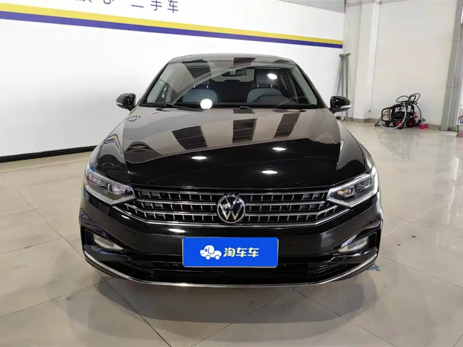 Magotan 2023 2 million commemorative edition 330TSI DSG leading model купить на сайте DeffCars