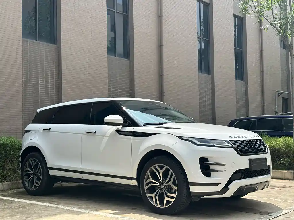 Range Rover Evoque New Energy 2022 Evoque L P300e plug-in electric hybrid version купить на сайте DeffCars