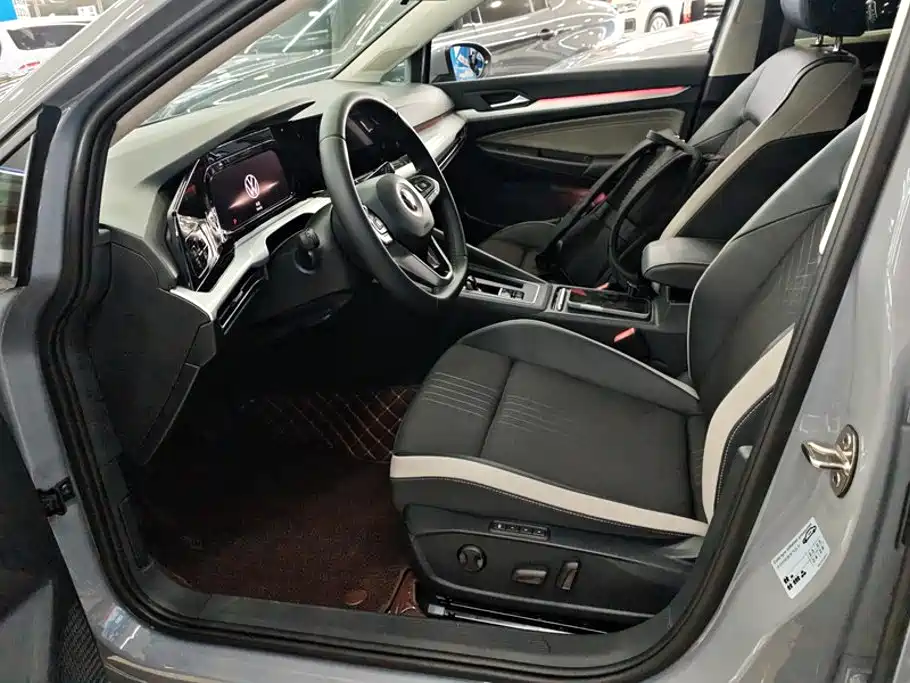 Golf 2024 280TSI DSG Pro 50 Years Legend Edition купить на сайте DeffCars