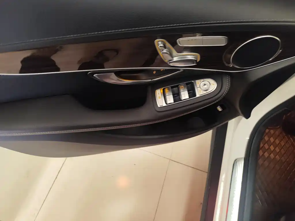 Mercedes-Benz GLC 2019 GLC 260 L 4MATIC Dynamic купить на сайте DeffCars