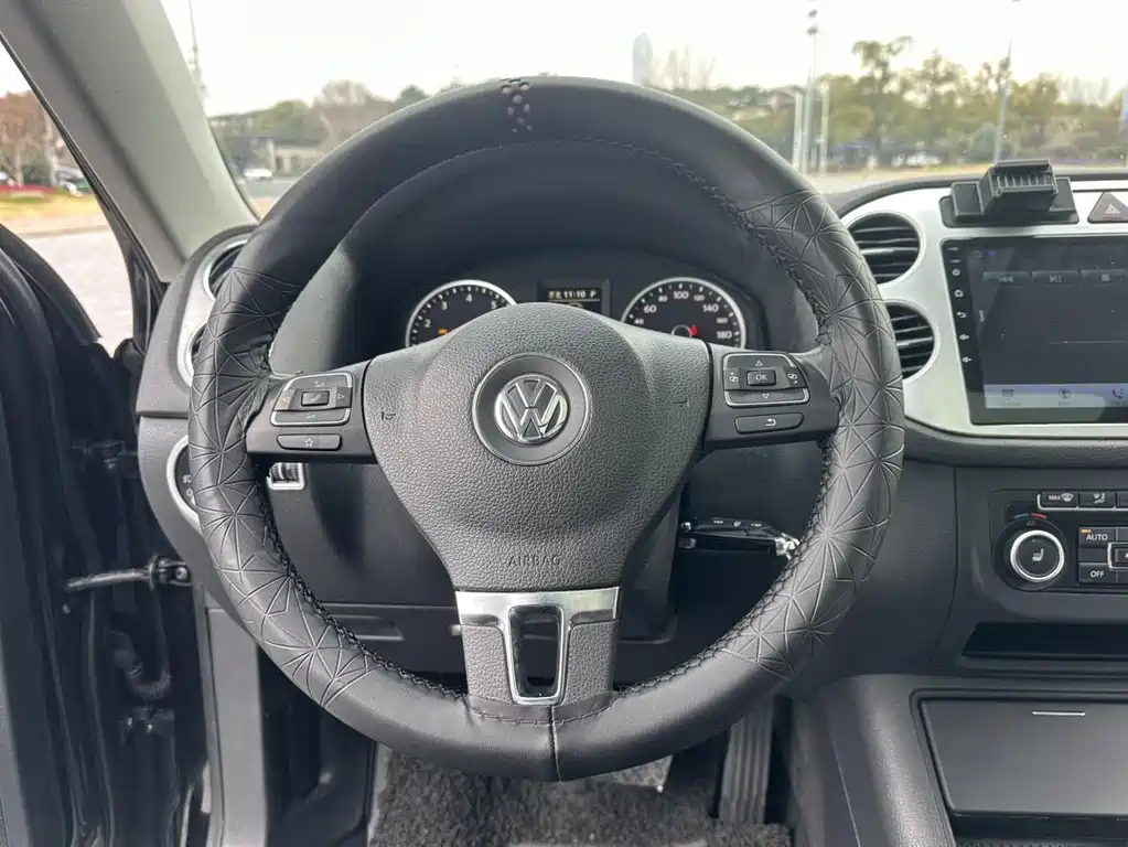 Tiguan 2013 2.0TSI automatic four-wheel drive luxury version купить на сайте DeffCars