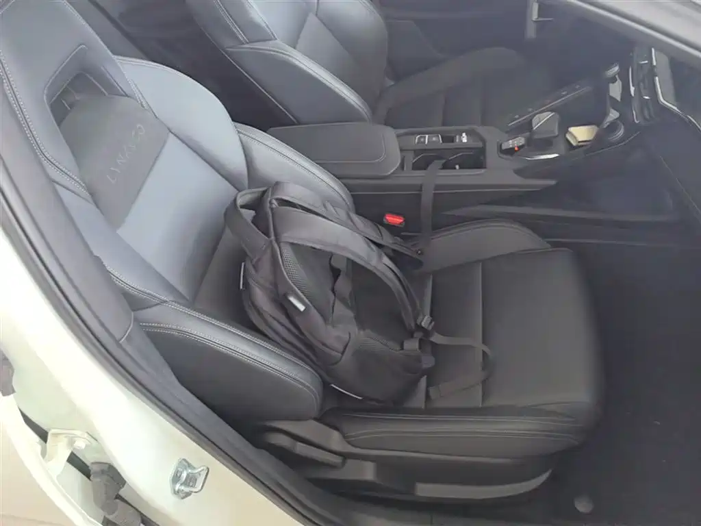 Lynk & Co 06 2023 Remix 1.5T Pro купить на сайте DeffCars