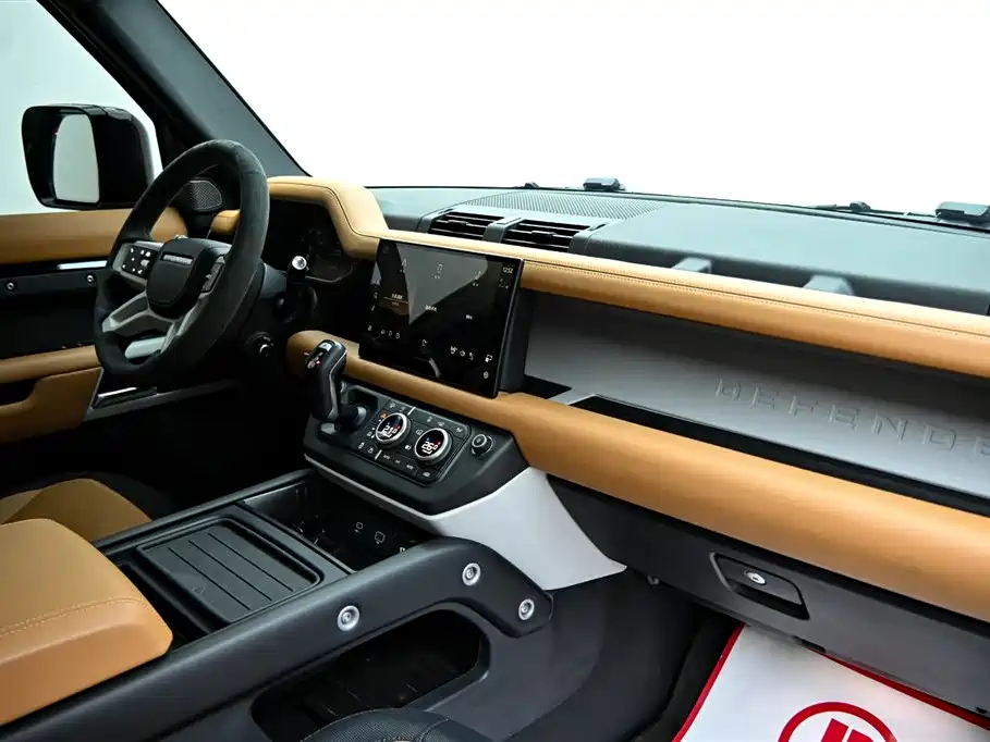 Land Rover Defender 2024 110 3.0T P400 X-DYNAMIC HSE купить на сайте DeffCars
