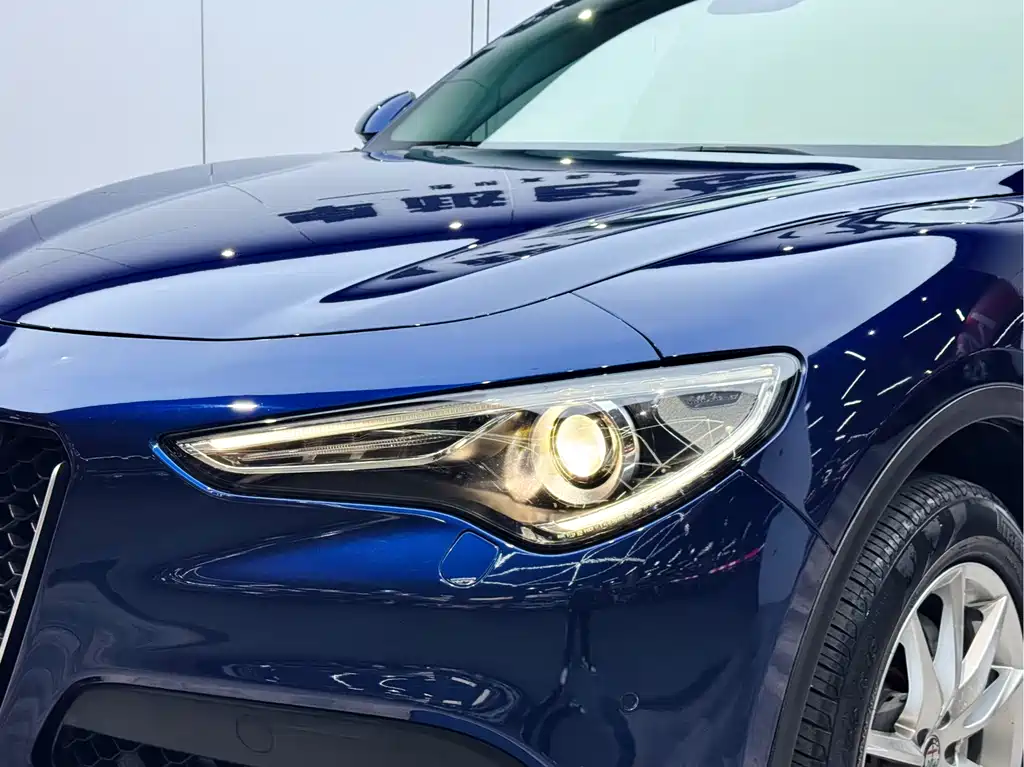 Stelvio 2017 2.0T 200HP Deluxe Edition купить на сайте DeffCars