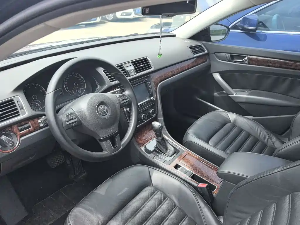 Passat 2013 1.8TSI DSG Premium Edition купить на сайте DeffCars