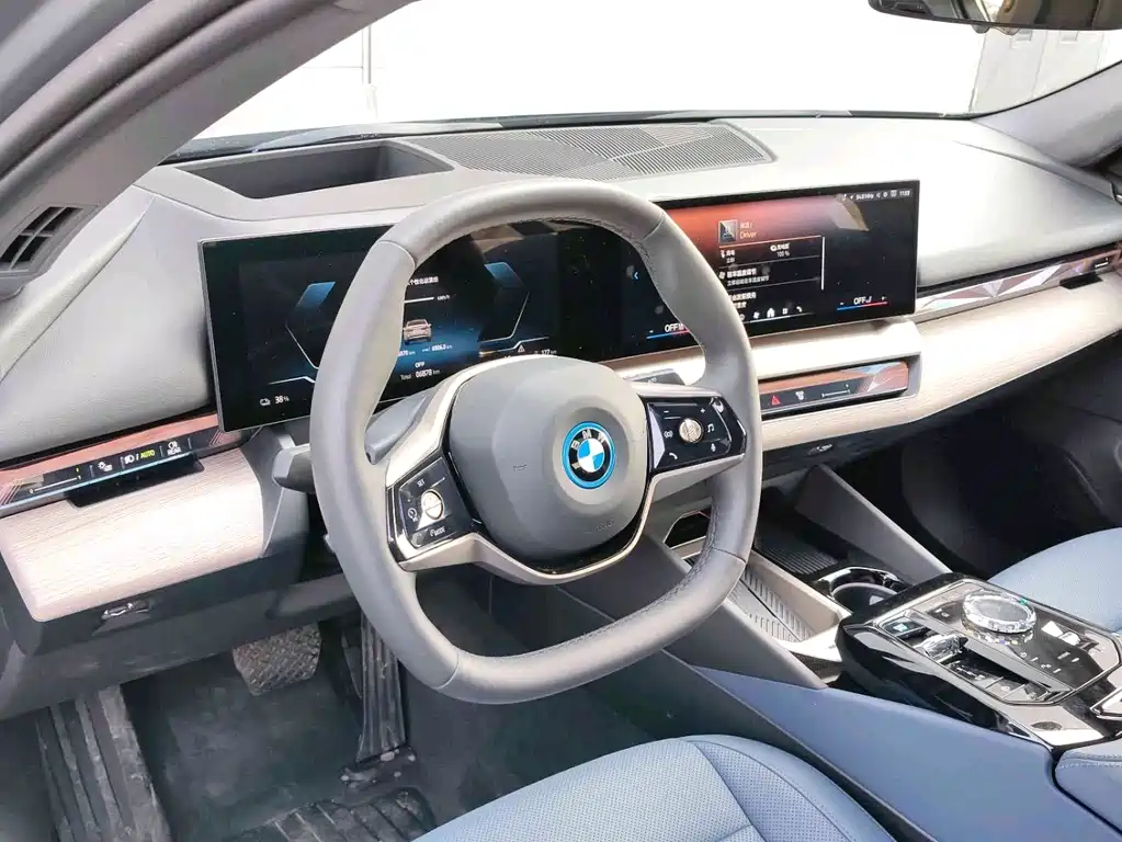 BMW i5 2025 xDrive 50L Luxury Package купить на сайте DeffCars