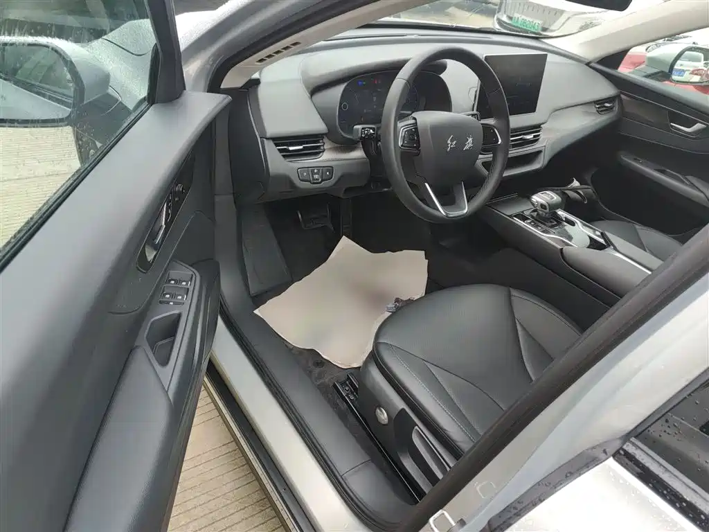Hongqi E-QM5 2022 431km Charging Enjoyment Edition купить на сайте DeffCars