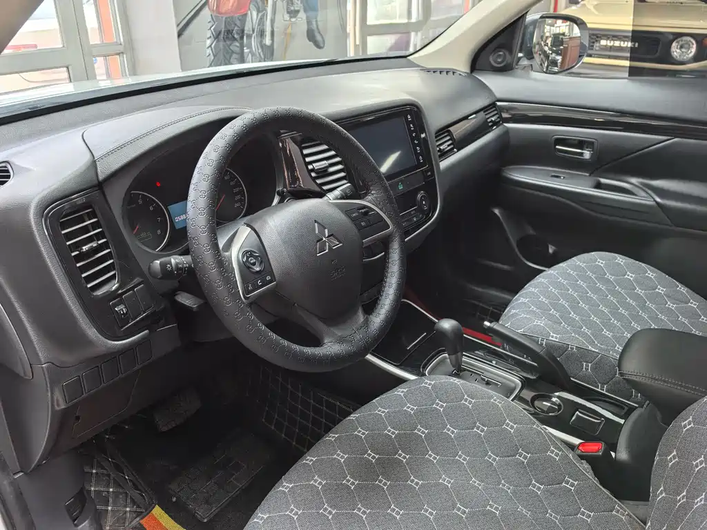 Outlander 2020 2.0L 2WD Smooth Edition 5 seats купить на сайте DeffCars