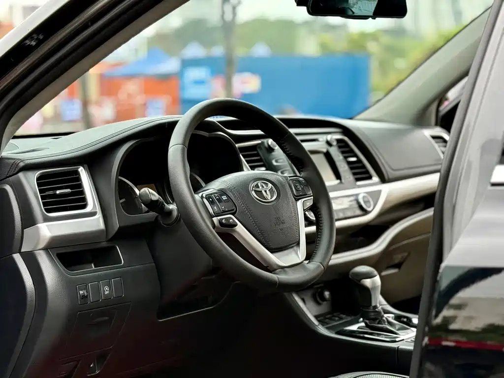 Highlander 2017 2.0T four-wheel drive luxury version 7 seats купить на сайте DeffCars