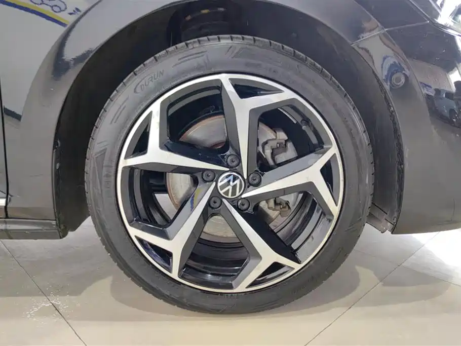 Passat 2023 facelift 330TSI Starry Sky Deluxe Edition купить на сайте DeffCars