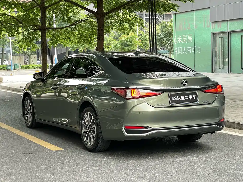 Lexus ES 2022 260 Excellence Edition купить на сайте DeffCars