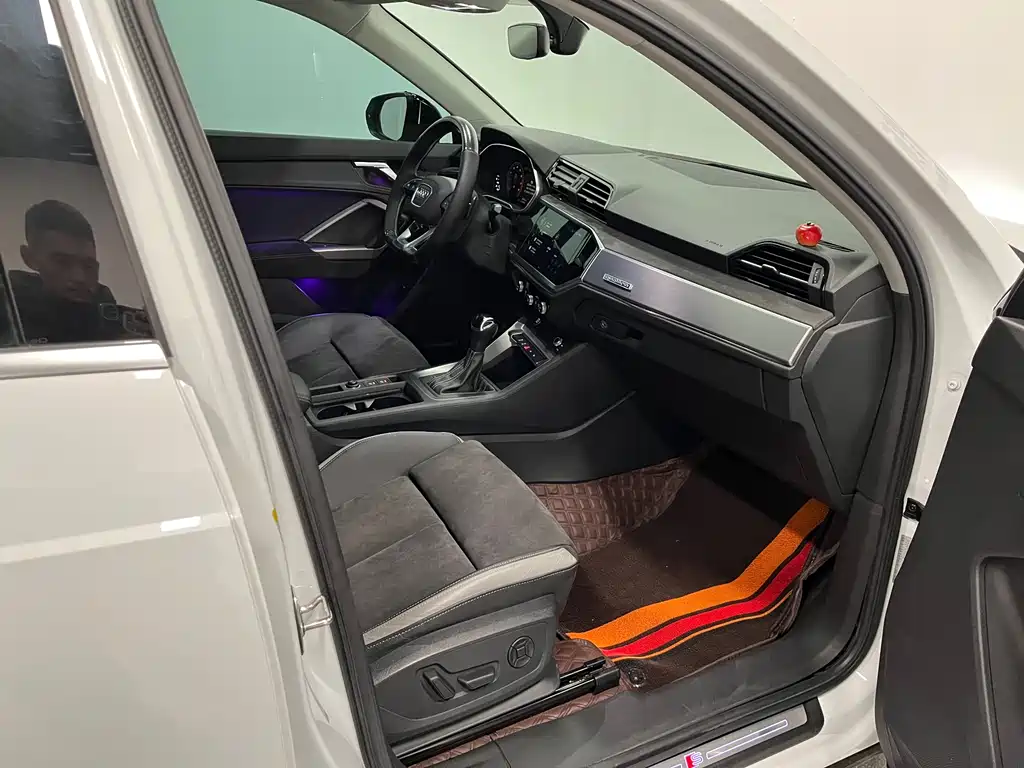 Audi Q3 2022 35 TFSI Fashionable and Dynamic купить на сайте DeffCars