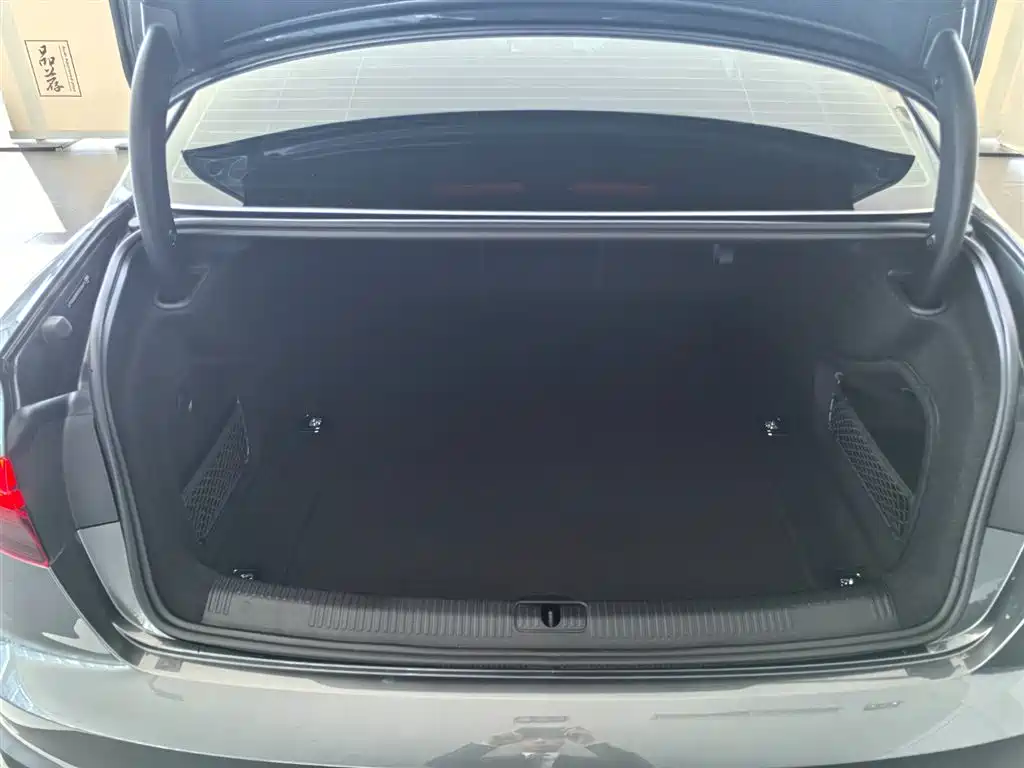 Audi A4L 2024 40 TFSI luxury and dynamic model купить на сайте DeffCars